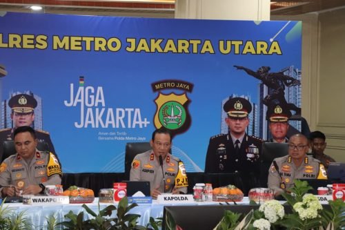 Kapolda Metro Jaya Tinjau Pelayanan dan Bahas Antisipasi Unjuk Rasa Desember di Polres Jakut