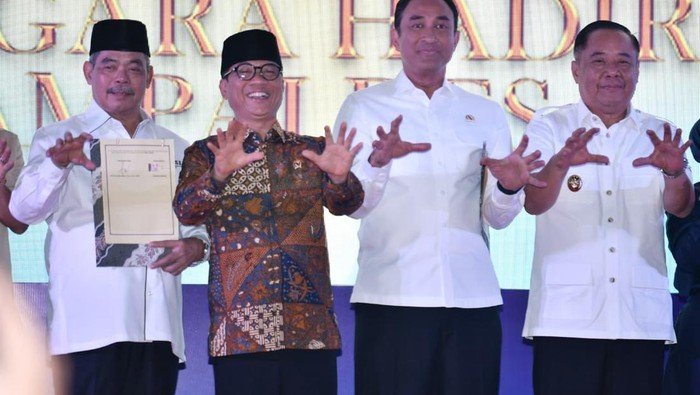 Blogger Polri : Mendes Yandri – Kepala BNN Deklarasi Indonesia Bersinar, Komitmen Perangi Narkoba